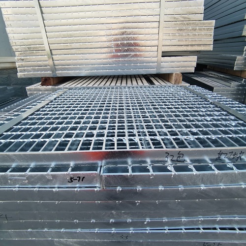 鍍鋅鋼格板鋼格柵在排水溝中的應(yīng)用和優(yōu)勢