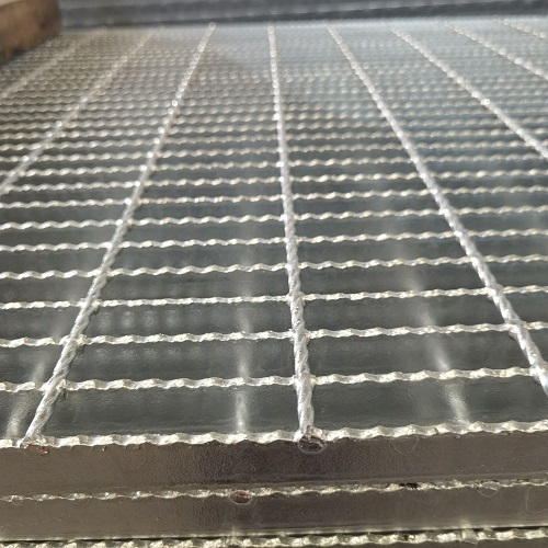 鍍鋅鋼格柵鋼格板水溝蓋板在港口碼頭中的優(yōu)勢(shì)