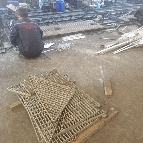 采購(gòu)鋼格板必問的6個(gè)問題，少問一個(gè)都可能踩雷