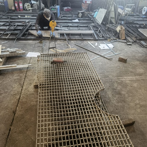 采購(gòu)鋼格板必問的6個(gè)問題，少問一個(gè)都可能踩雷