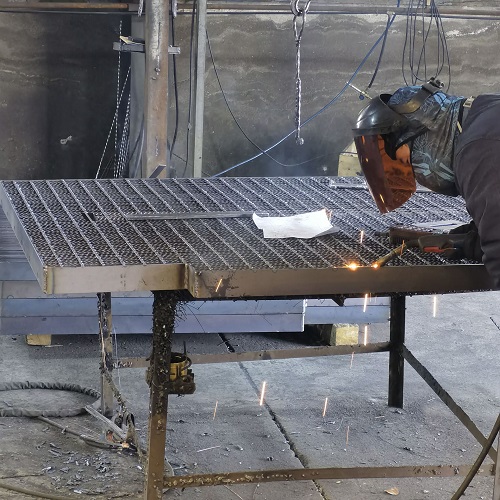 鋼格板采購避坑指南：這5個(gè)參數(shù)不懂，小心被坑！