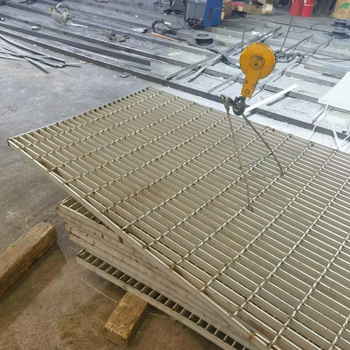 鋼格板在音樂(lè)節(jié)舞臺(tái)搭建中的表現(xiàn)