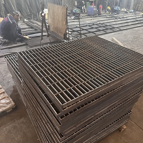 鋼格板高空安裝安全技巧，工程人必學(xué)