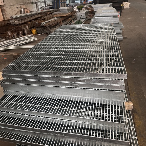 音樂(lè)節(jié)舞臺(tái)搭建必用鋼格板，承重強(qiáng)還易拆卸