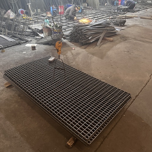 鋼格板在工業(yè)平臺中的4大應(yīng)用優(yōu)勢