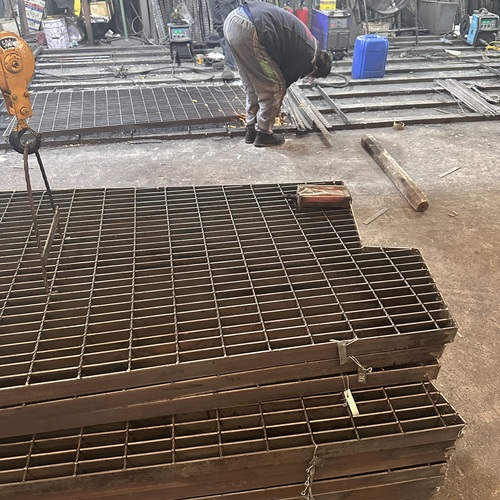 鋼格板出口市場(chǎng)機(jī)遇與挑戰(zhàn)并存